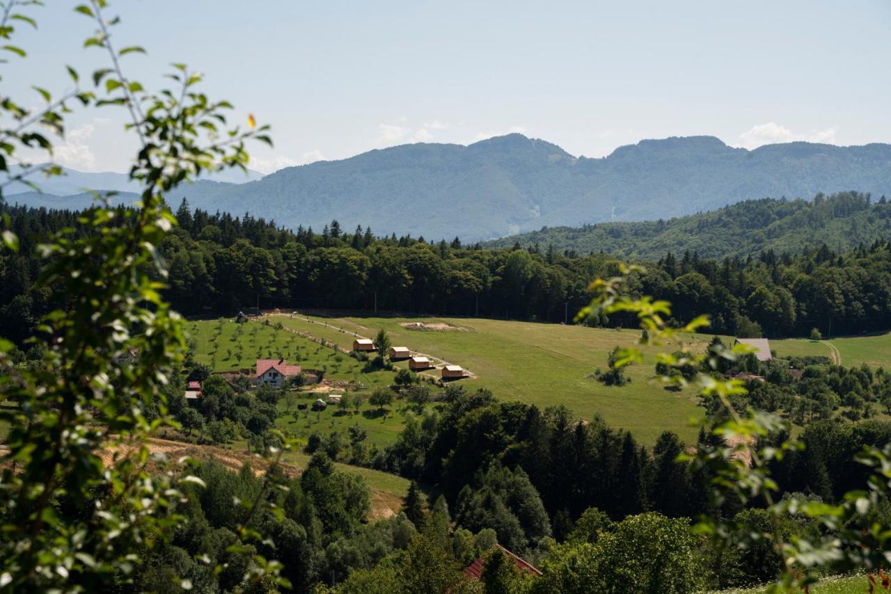 My Little Village Poiana Mărului Eksteriør billede