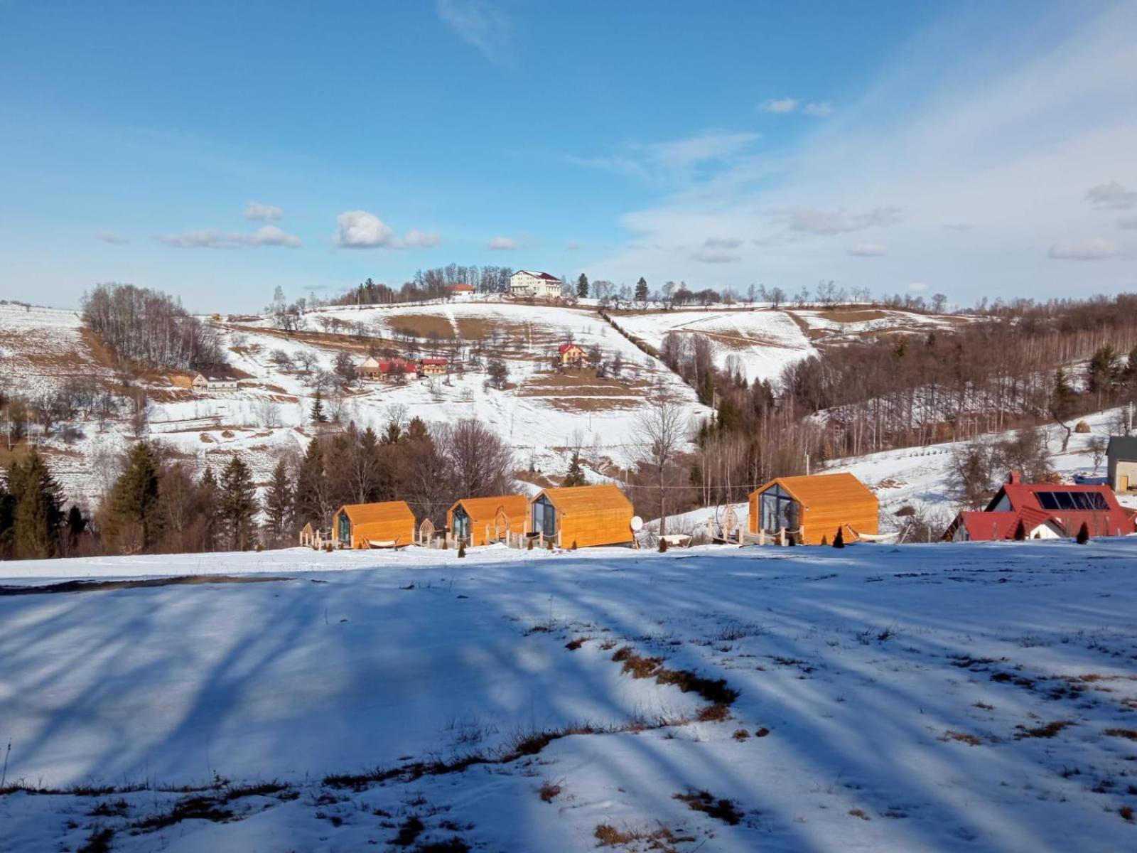 My Little Village Poiana Mărului Eksteriør billede
