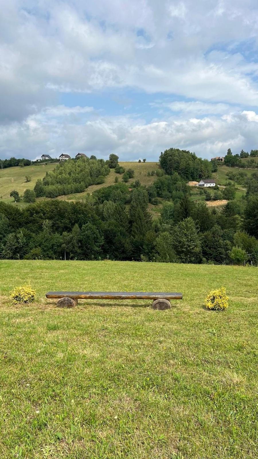 My Little Village Poiana Mărului Eksteriør billede