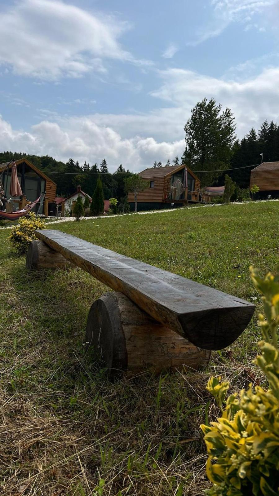 My Little Village Poiana Mărului Eksteriør billede