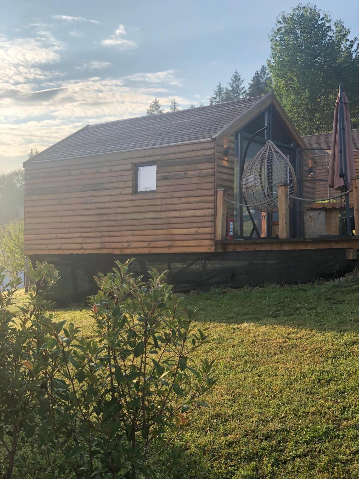 My Little Village Poiana Mărului Eksteriør billede
