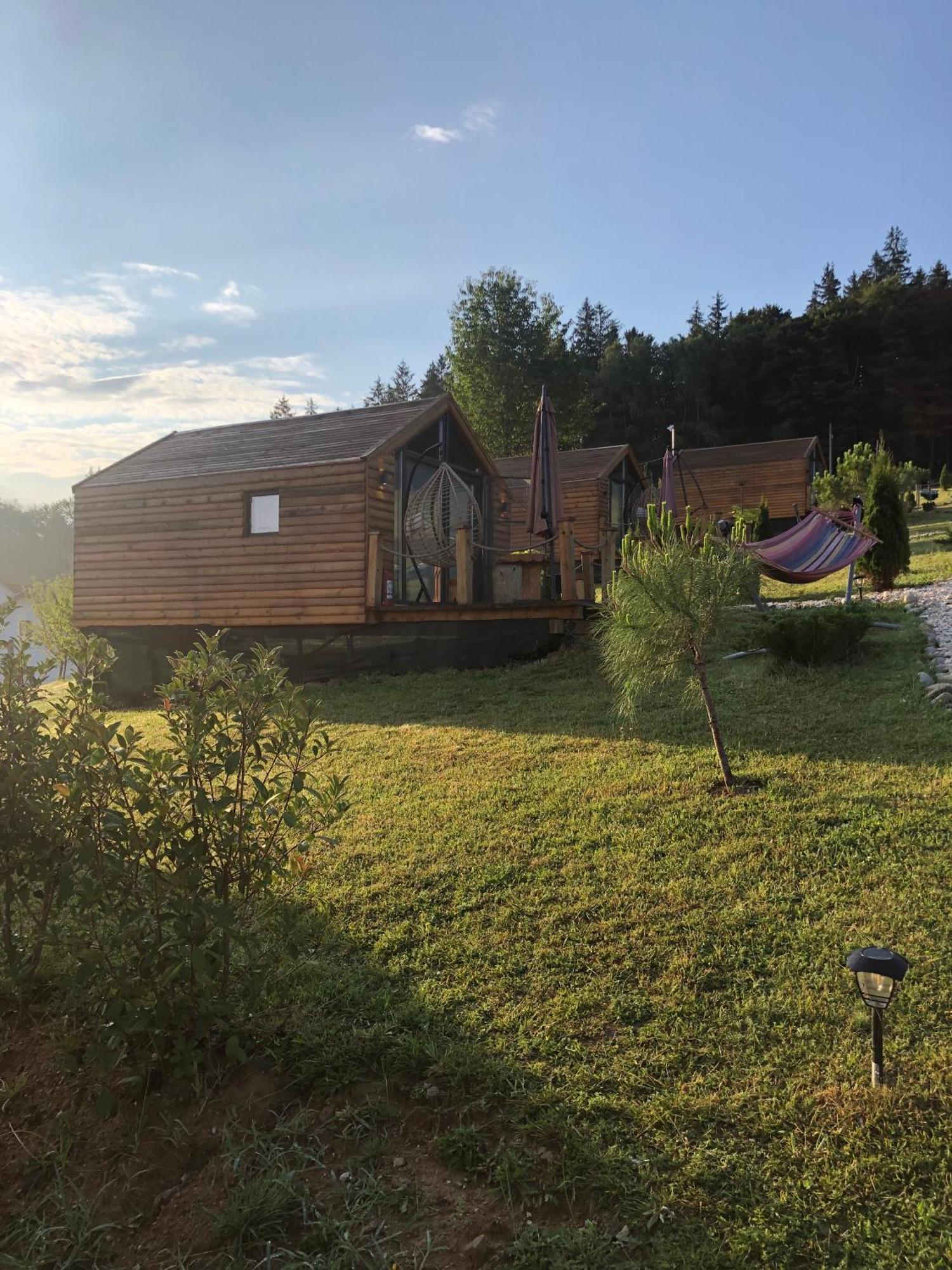 My Little Village Poiana Mărului Eksteriør billede
